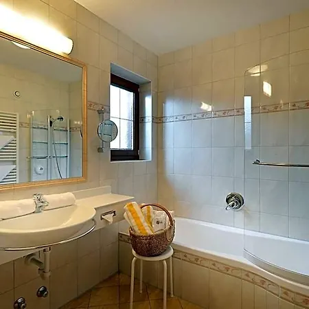 Aparthotel Ederfeld 4*