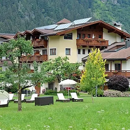 Ederfeld Aparthotel 4*