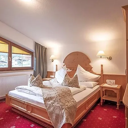 Aparthotel Ederfeld 4*