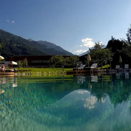 Ederfeld Aparthotel 4*